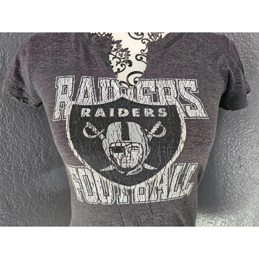 Women's NFL Las Vegas Raiders Blouse Top Short Sleeve Size Small Gray Football - Picture 5 of 10
